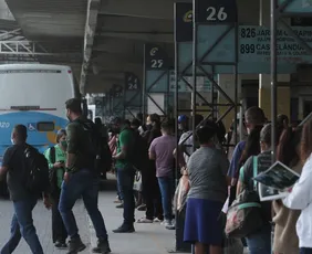 Imagem ilustrativa da imagem Motorista do Transcol é baleado no Terminal de Carapina