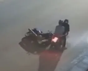 Imagem ilustrativa da imagem Suspeitos ficam presos à moto de vítima após crime no Norte do ES