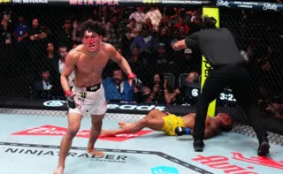 Imagem ilustrativa da imagem Brasileiro desmaia e deixa octógono de maca após luta do UFC em Las Vegas