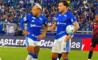 Imagem ilustrativa da imagem Leitura labial mostra discussão de jogadores do Cruzeiro: "Deixa de ser egoísta"