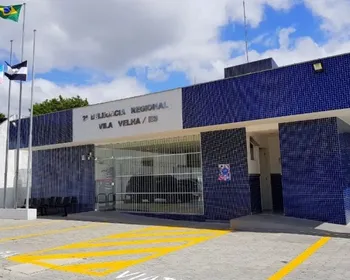 Imagem ilustrativa da imagem Suspeitos roubam carro, fogem da polícia e matam motociclista em Vila Velha