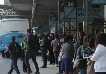 Imagem ilustrativa da imagem Motorista do Transcol é baleado no Terminal de Carapina