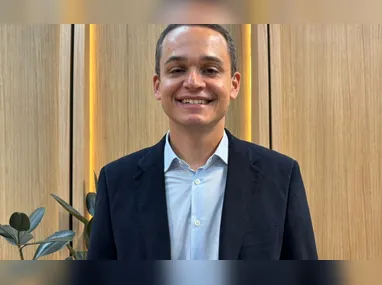 Helder Salomão, George Bitti e Eduardo Maia durante a sabatina