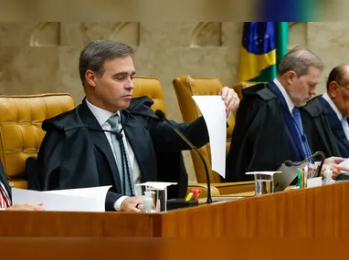 Oficial foi localizada desfalecida no CTM-SP e transportada ao HU antes da realização do exame pericial, gerando questionamentos sobre procedimento.