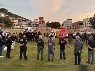 Residência pegou fogo na manhã desta quinta-feira no bairro Alto Lage, em Cariacica