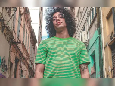 Flavia lançou a música “Acredite, Tenha Fé”, com videoclipe