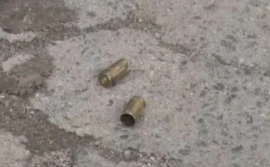 Imagem ilustrativa da imagem Açougueiro chega para trabalhar e é baleado com vários tiros na cabeça na Serra