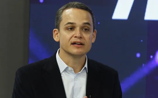Imagem ilustrativa da imagem AO VIVO: Acompanhe a sabatina do candidato ao governo do ES Lorenzo Pazolini