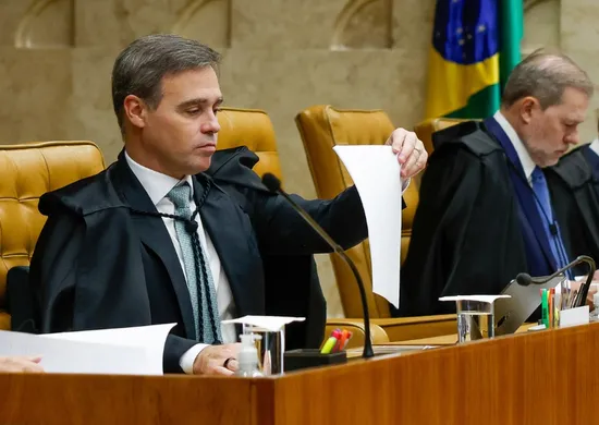 Imagem ilustrativa da imagem Mendonça volta a suspender multas sobre saúde mental no trabalho