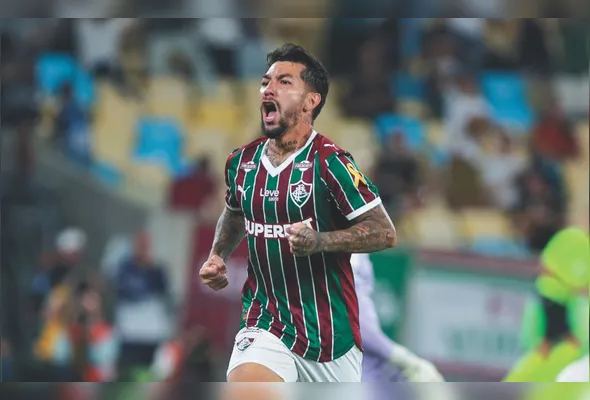 Lucho Acosta comemora após marcar o gol da vitória do Fluminense