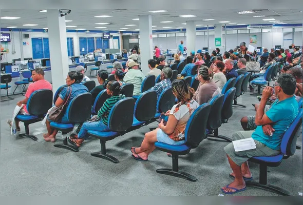 Fila em agência do INSS, que, em 2025, concluiu cerca de 1,56 milhão de processos em todo o País