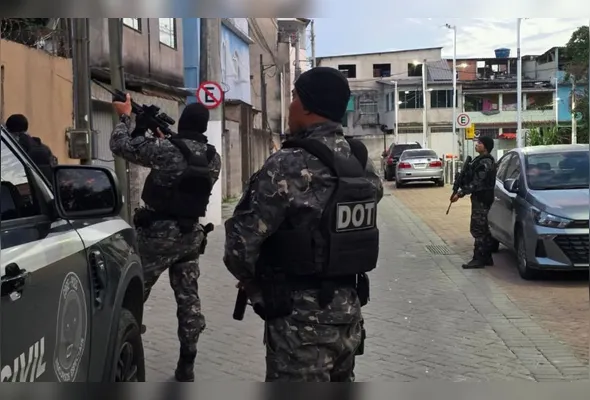 A mobilização envolveu cerca de 200 policiais e 50 viaturas