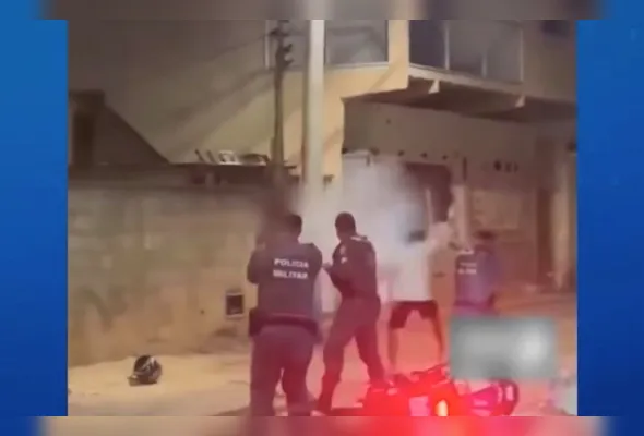 Vídeo que circula nas redes sociais mostra a abordagem dos policiais militares que atenderam a ocorrência em São Gabriel da Palha
