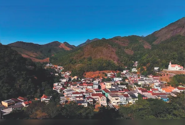 A cidade de Santa Leopoldina começou a ser ocupada em 1856, com a vinda de suíços, austríacos e pomeranos