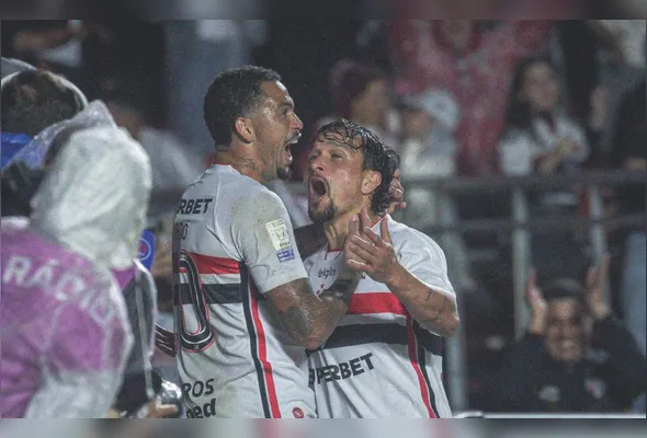 Luciano comemora com Arthur