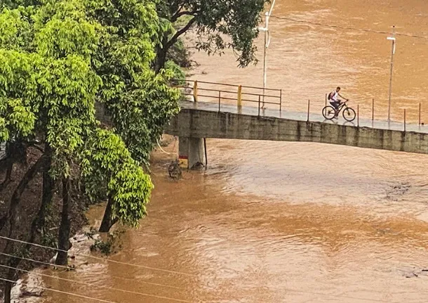 Imagem ilustrativa da imagem FOTOS | Após chuvas, Rio Doce volta a ficar cheio
