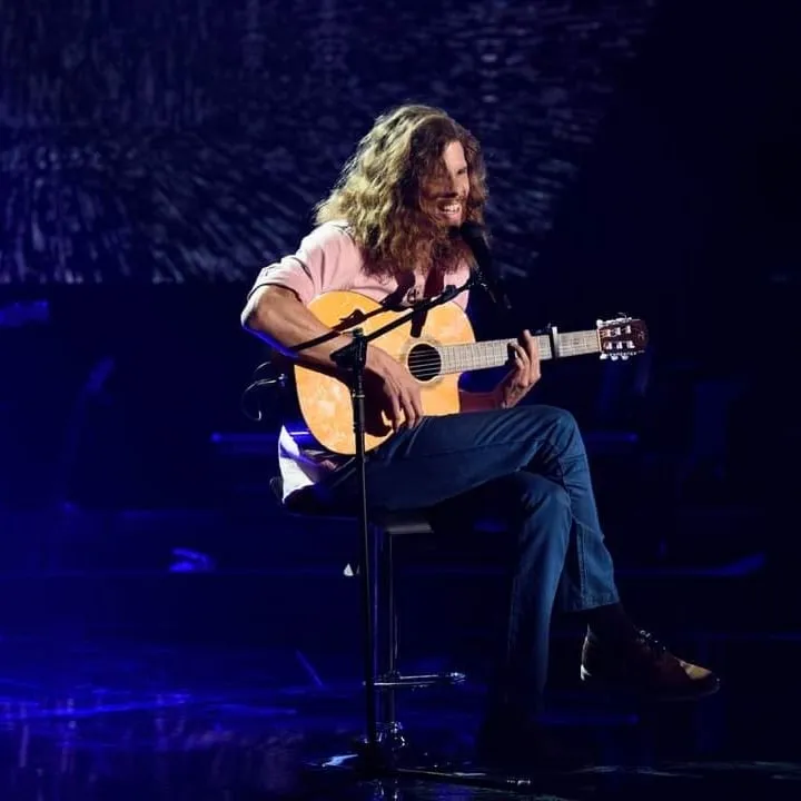 Imagem ilustrativa da imagem Capixaba vira as 4 cadeiras no "The Voice Portugal": " A ficha não caiu ainda"