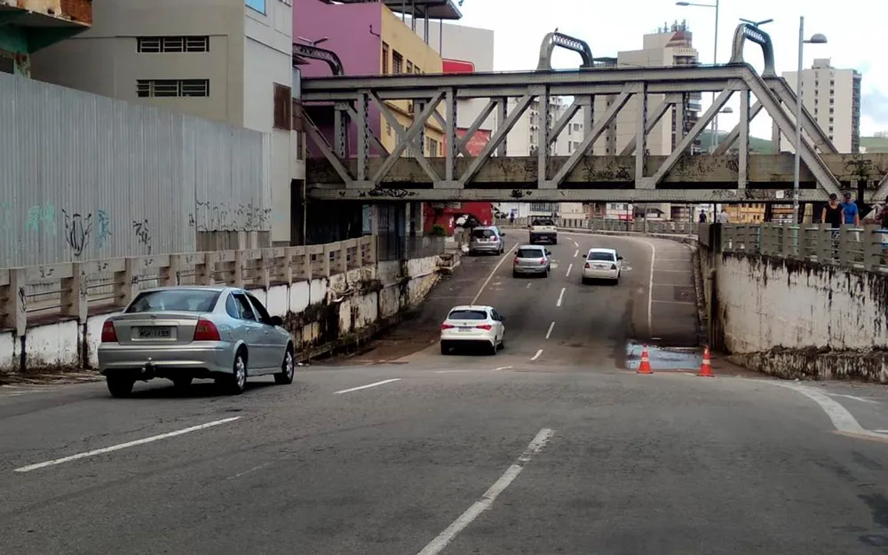 Imagem ilustrativa da imagem Nível do Rio Itapemirim cai mais de um metro e trânsito é liberado