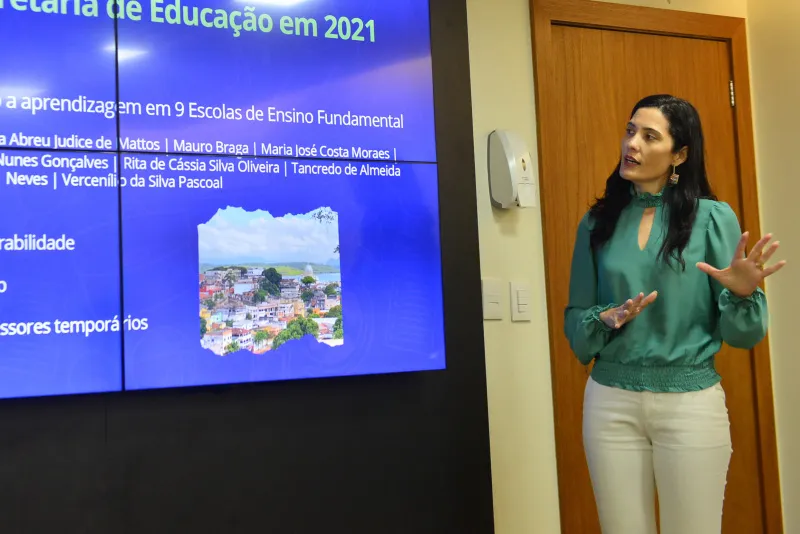 Imagem ilustrativa da imagem Escolas de Vitória vão ter 30 minutos a mais de aula todo dia e ganhar 7 disciplinas
