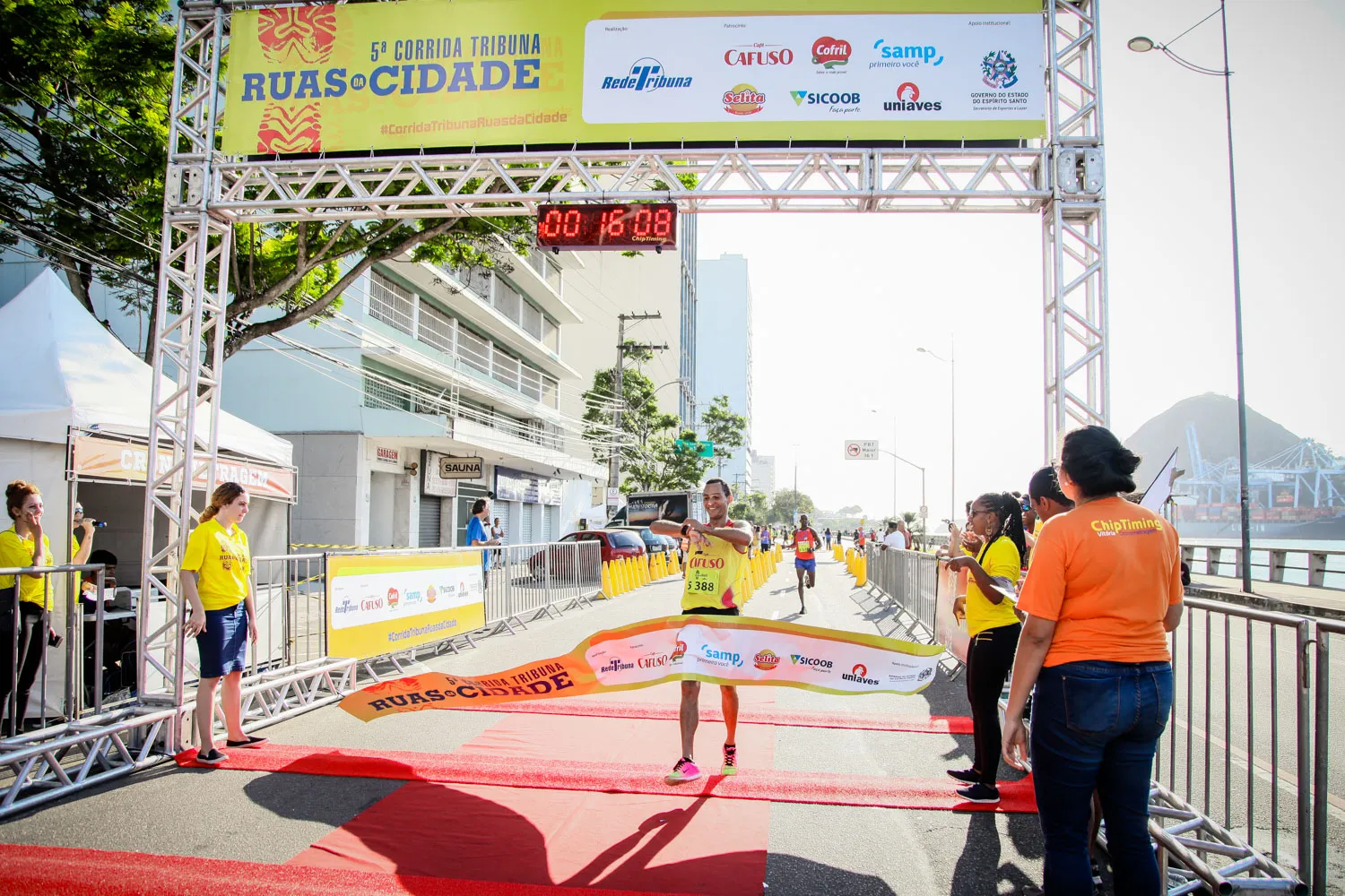 Imagem ilustrativa da imagem Corrida Tribuna Imagens 2017