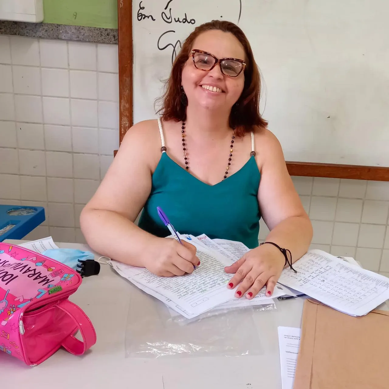 Imagem ilustrativa da imagem Jovens recebem cartas escritas por eles há seis anos