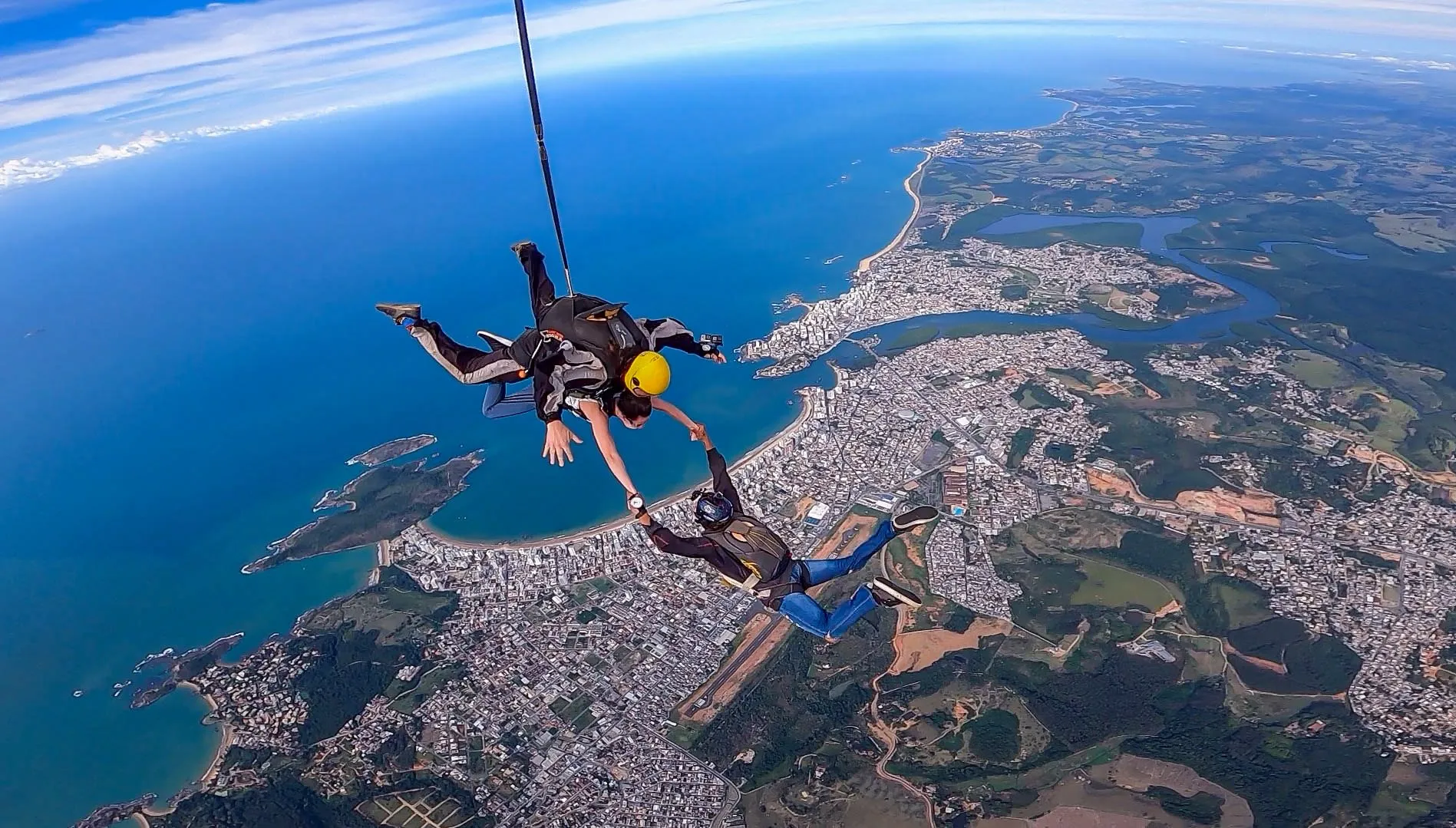 Imagem ilustrativa da imagem Férias com diversão nas alturas em Guarapari