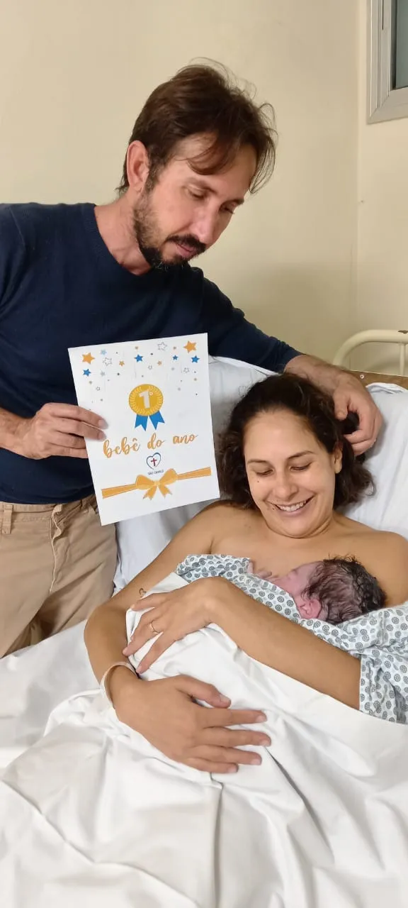 Imagem ilustrativa da imagem Primeiro bebê de 2022 nasceu 4 minutos após à meia-noite