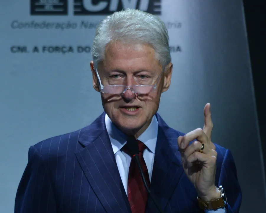 Imagem ilustrativa da imagem Ex-presidente americano Bill Clinton recebe alta após tratar infecção