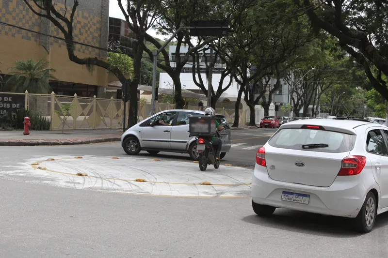 Imagem ilustrativa da imagem Dez mil motoristas são multados por manobras proibidas nas ruas