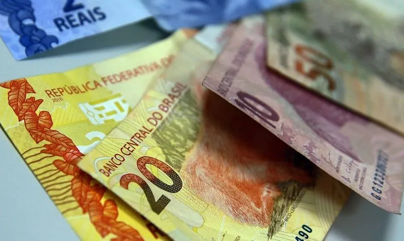 Imagem ilustrativa da imagem Salário mínimo pode subir para R$ 1.200 em 2022