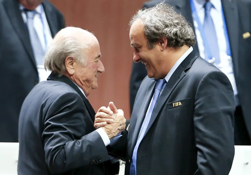 Imagem ilustrativa da imagem Joseph Blatter e Michel Platini são indiciados por fraude de mais de R$ 12 milhões