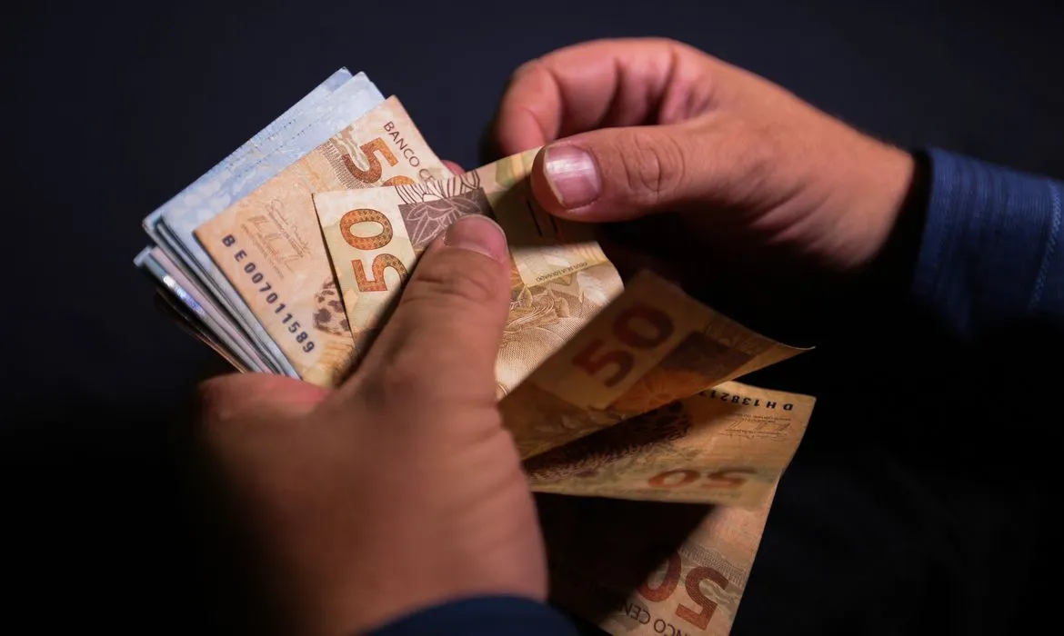 Imagem ilustrativa da imagem Feirão vai dar descontos de até 99% em dívidas e auxílio de R$ 50