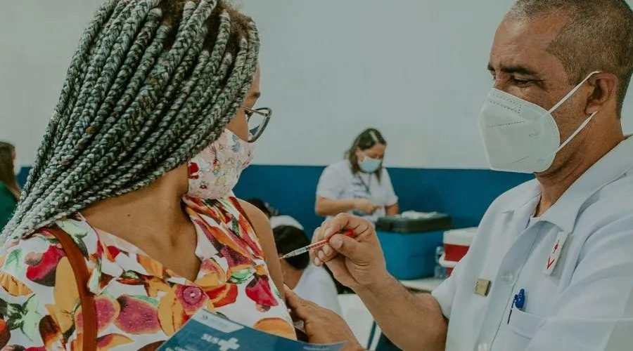Imagem ilustrativa da imagem Prefeitura abre mais de 10 mil vagas para vacinar contra covid