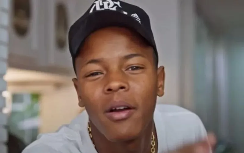Imagem ilustrativa da imagem MC Jotinha é morto a tiros após tentar apartar briga no Rio
