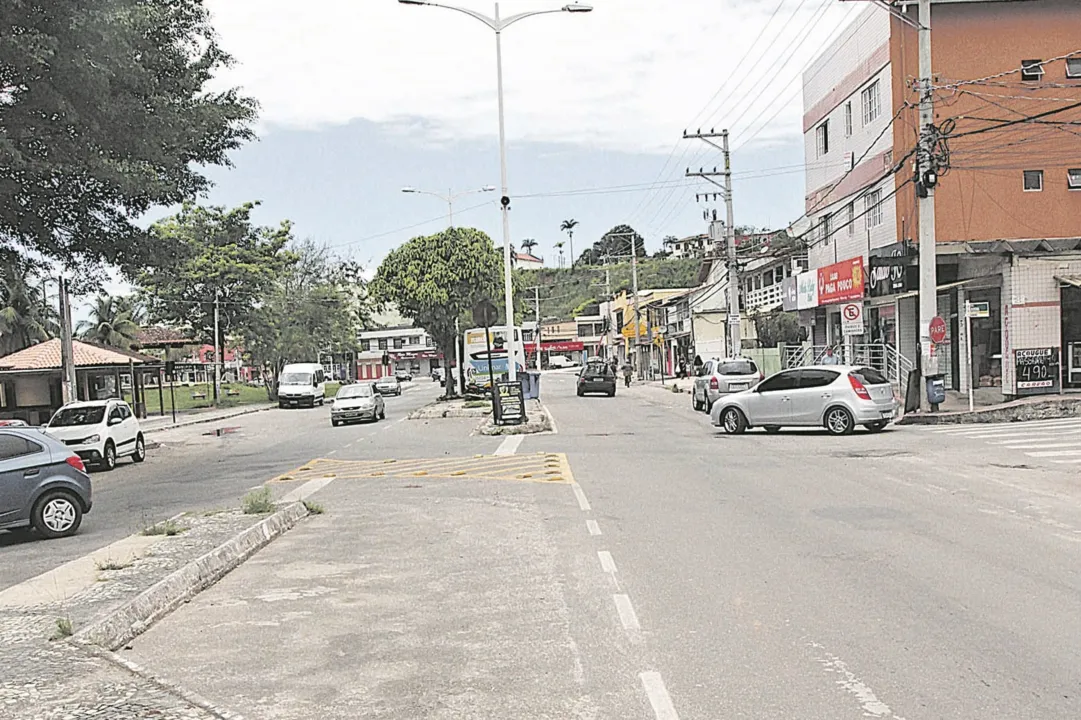 Imagem ilustrativa da imagem Avenida que alaga com a chuva