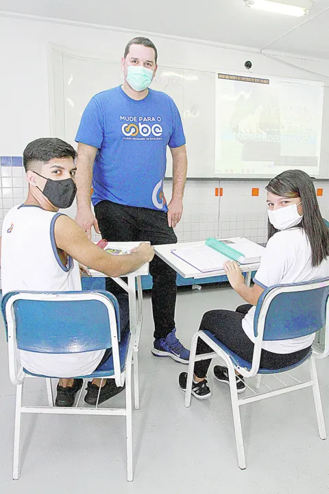 Imagem ilustrativa da imagem Conselho de Educação quer questões discursivas no Enem