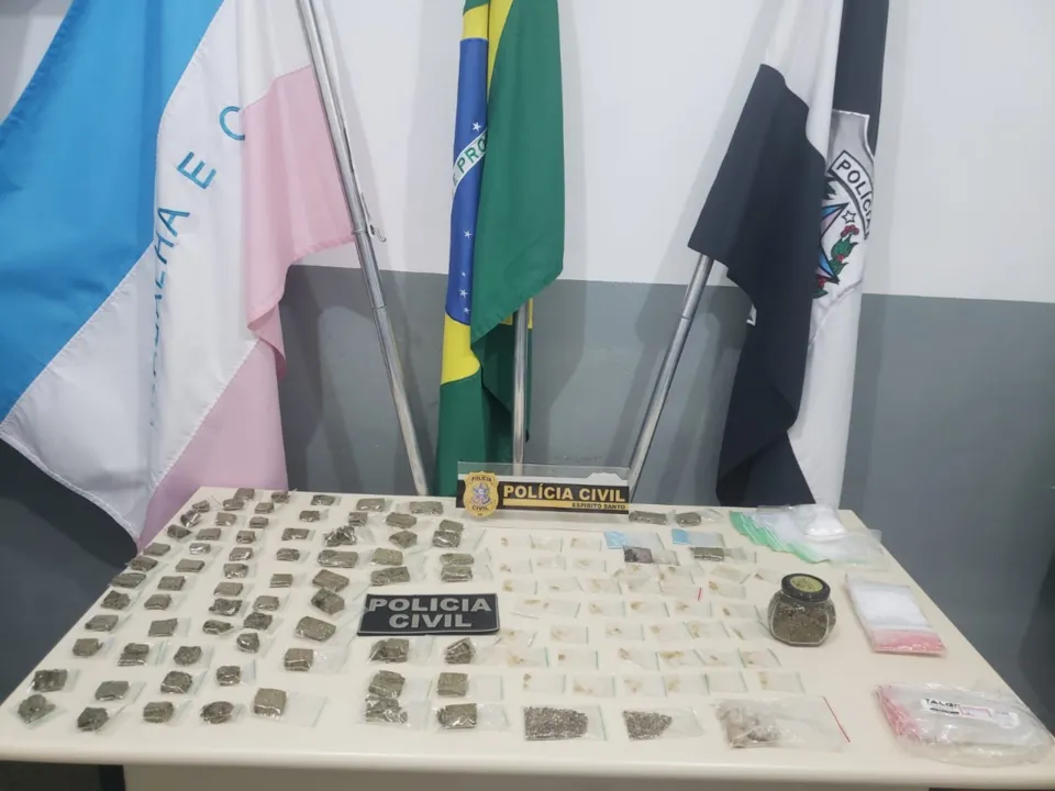 Imagem ilustrativa da imagem Universitárias são presas suspeitas de vender drogas pela internet no Estado