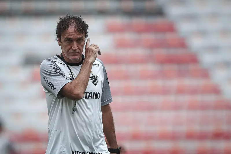 Imagem ilustrativa da imagem Cuca deixa o comando do Atlético-MG por "problemas familiares", diz rádio