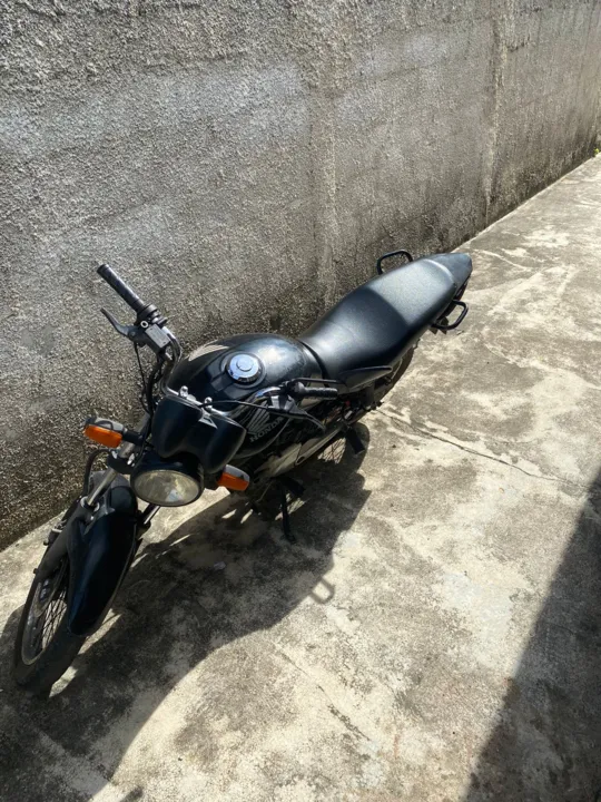 Imagem ilustrativa da imagem Homem é preso suspeito de revender motos roubadas pela internet
