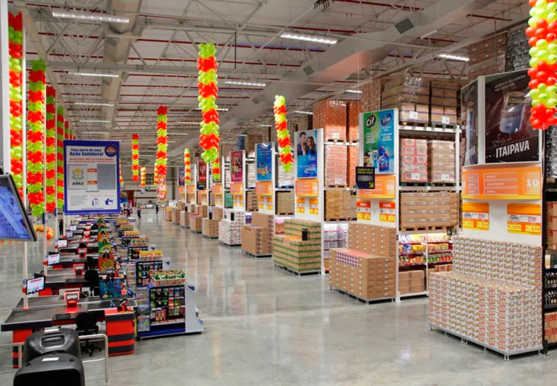 Interior de loja do Assaí: empresa quer alcançar R$ 100 bilhões em vendas e superar o Atacadão do Carrefour