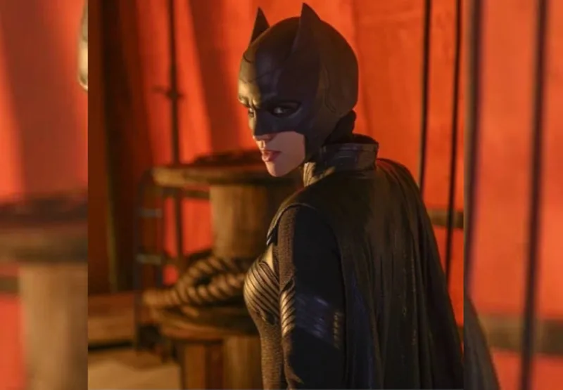  A atriz Ruby Rose, 35, quebrou o silêncio e revelou aos fãs os motivos que a fizeram abandonar a série "Batwoman" após a primeira temporada
