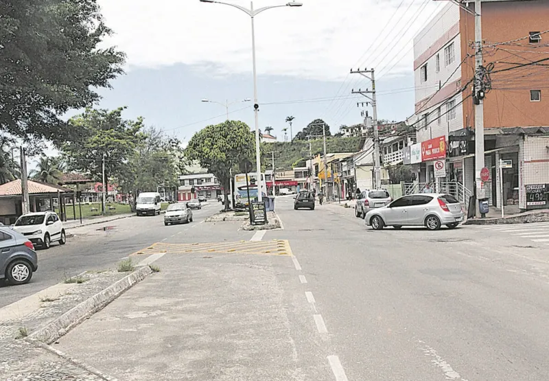 Avenida Dr. Milton Davi, em Nova Almeida, tem drenagem  deficiente.