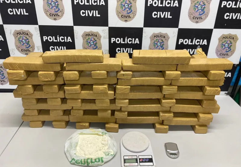 Polícia apreende 62 tabletes de maconha em Cariacica