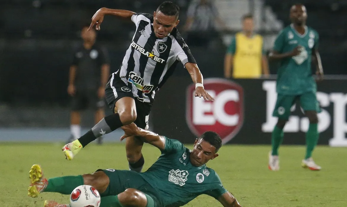 Alvinegro fica no 1 a 1 em pleno estádio Nilton Santos