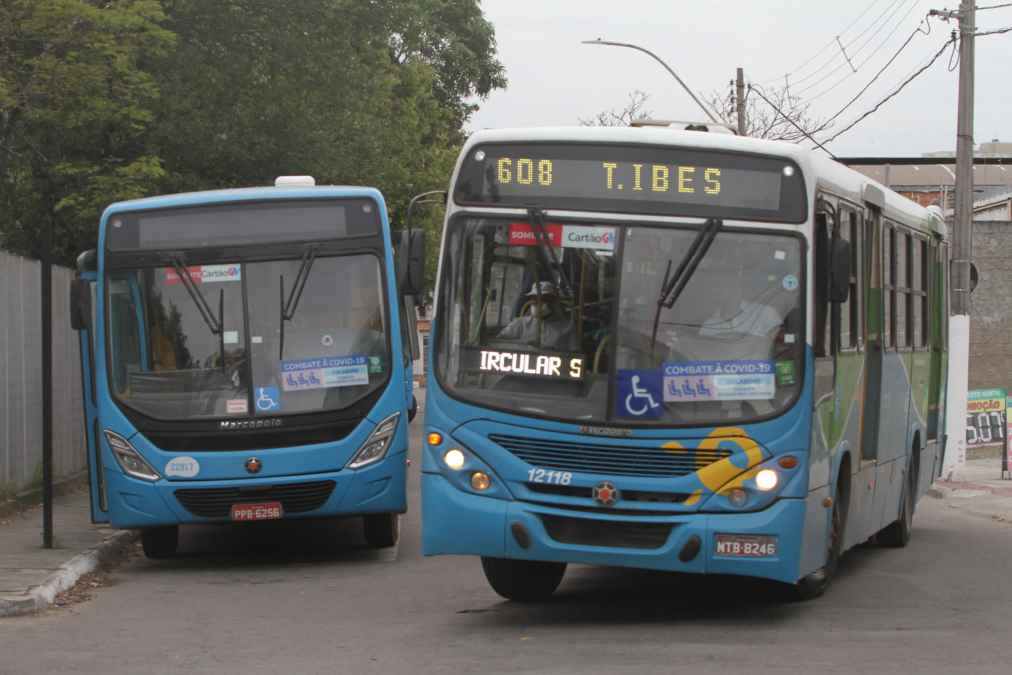 Ônibus chegam ao Terminal do Ibes, em Vila Velha