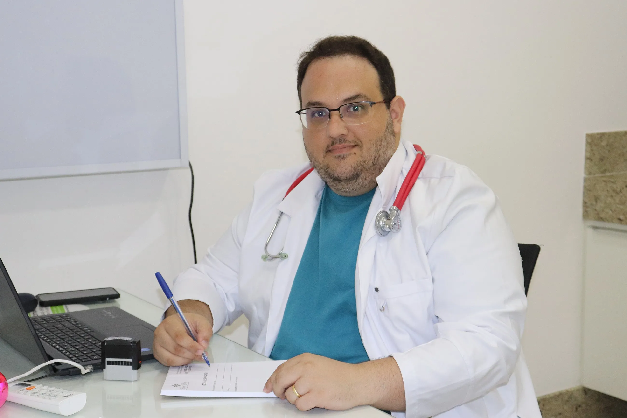 Imagem ilustrativa da imagem Médicos ameaçados por se recusar a dar atestado em pronto-socorro