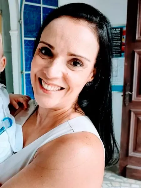 Enfermeira Edmara Silva de Abreu, de 42 anos, morreu na madrugada desta quinta