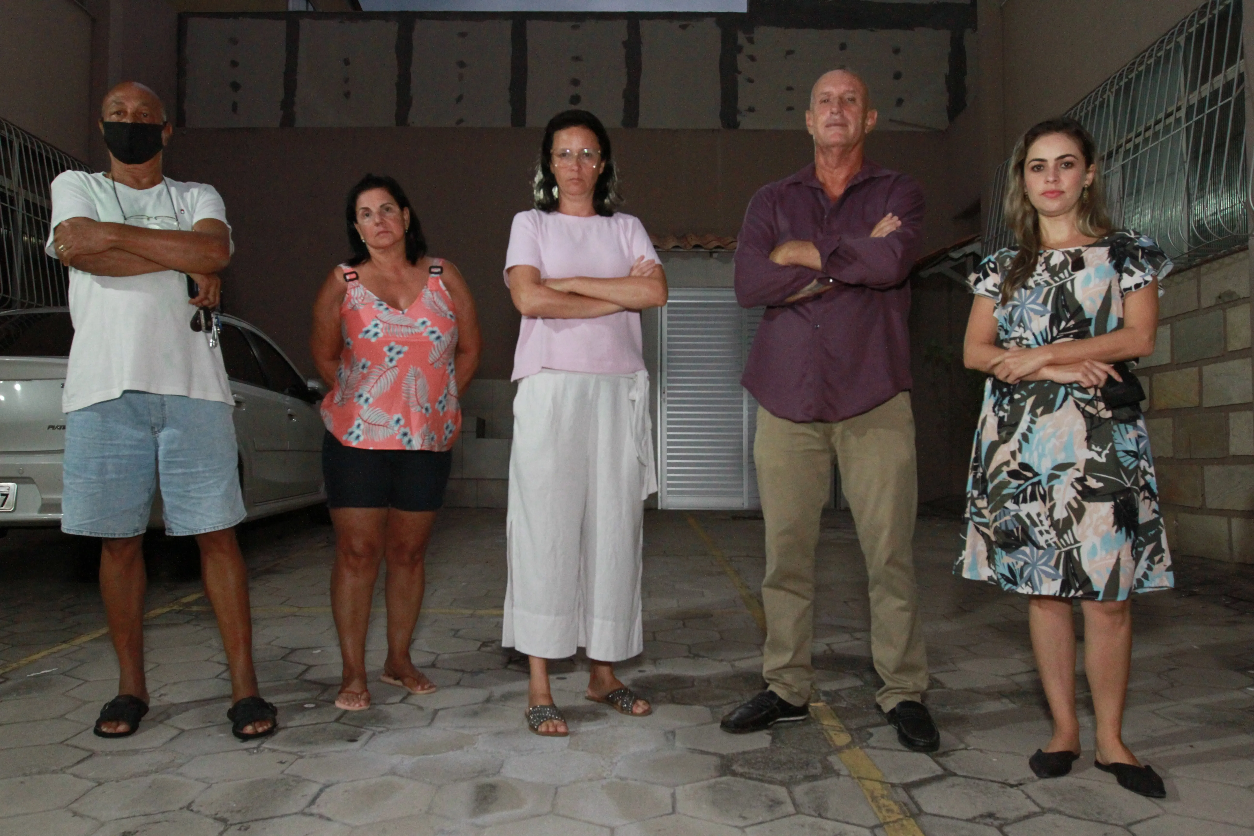 Carlos, Regina, Daniela, Sergio e Amanda reclamam de som alto de restaurante na Praia da Costa, em Vila Velha