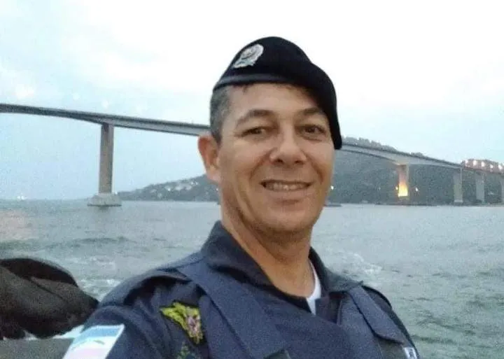 Imagem ilustrativa da imagem Segundo suspeito de envolvimento na morte de sargento da PM se entrega à polícia