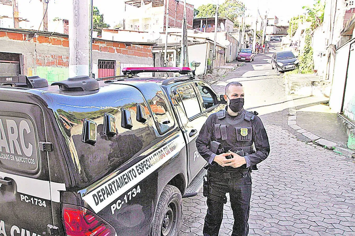 Imagem ilustrativa da imagem Guerra do tráfico ameaça moradores de 129 bairros